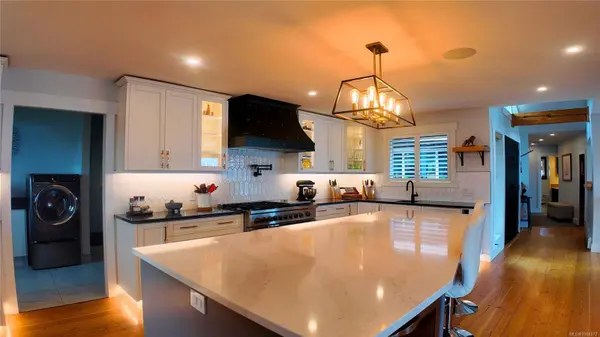 699 Galerno Rd, Campbell River, BC V9W 5X4