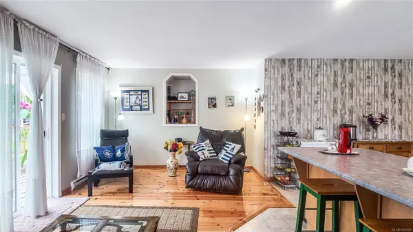 601 Azalea Pl, Campbell River, BC V9W 7H2