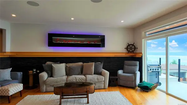 699 Galerno Rd, Campbell River, BC V9W 5X4