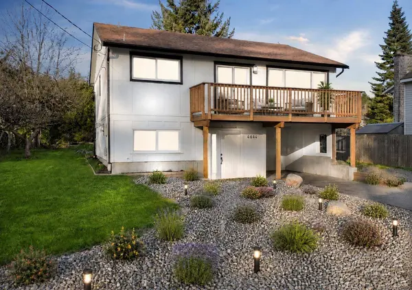 4644 Macintyre Ave, Courtenay, BC V9N 6R2