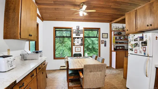 4480 Strachan Rd, Hornby Island, BC V0R 1Z0