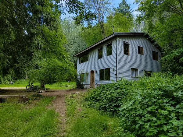 4480 Strachan Rd, Hornby Island, BC V0R 1Z0