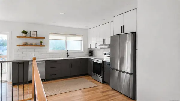 4644 Macintyre Ave, Courtenay, BC V9N 6R2