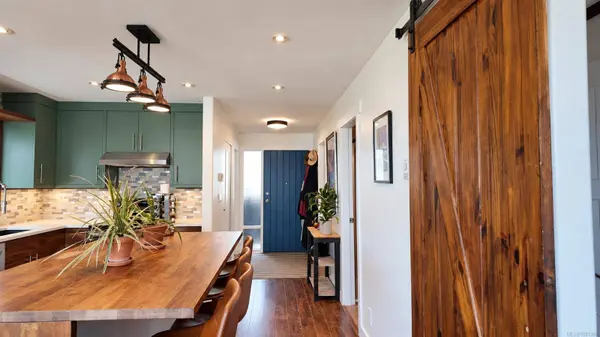 2740 Island Hwy ##205, Campbell River, BC V9W 1C7