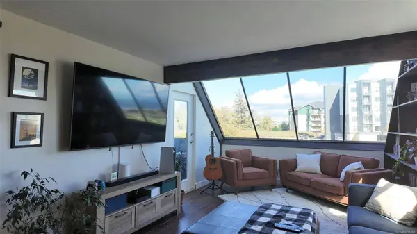 2740 Island Hwy ##205, Campbell River, BC V9W 1C7