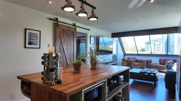 2740 Island Hwy ##205, Campbell River, BC V9W 1C7