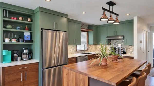 2740 Island Hwy ##205, Campbell River, BC V9W 1C7