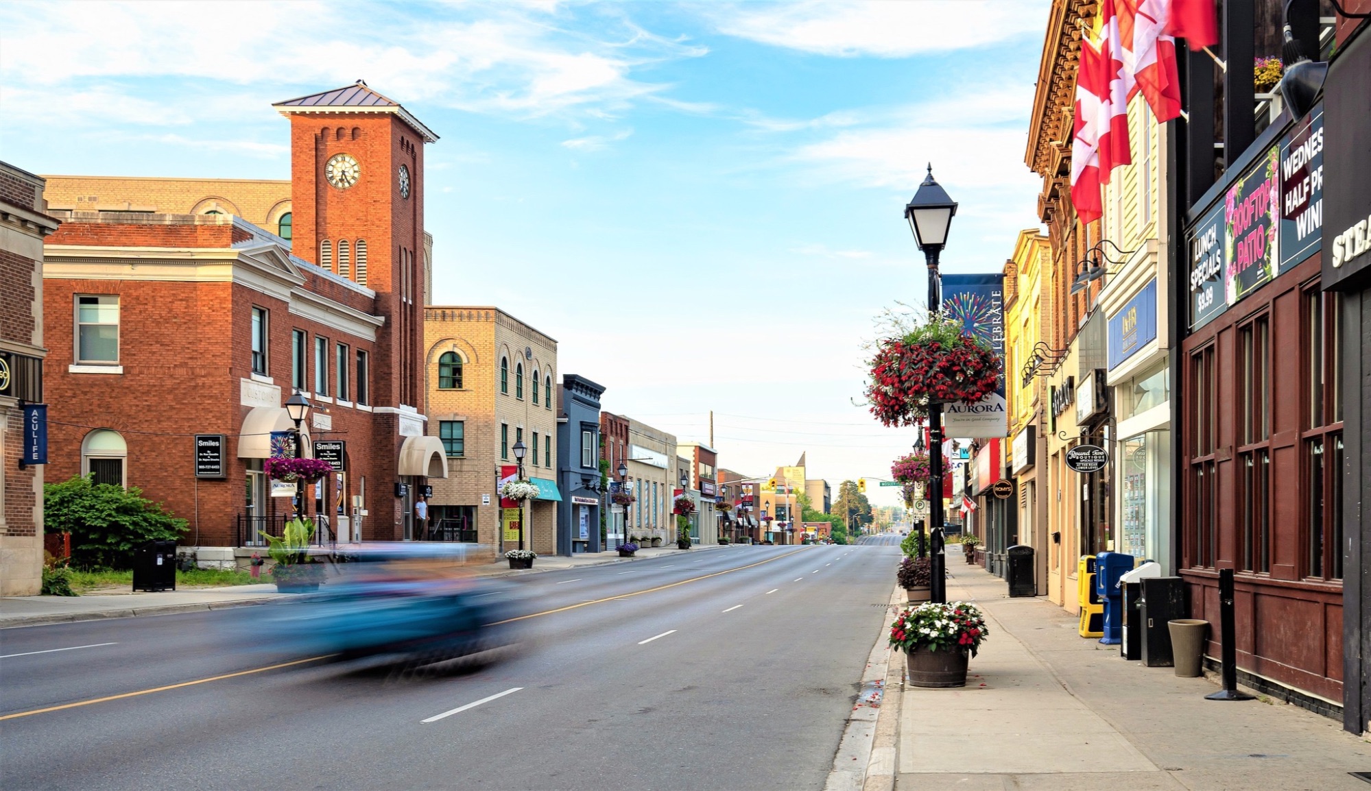 Aurora Ontario local streetscape and community lifestyle