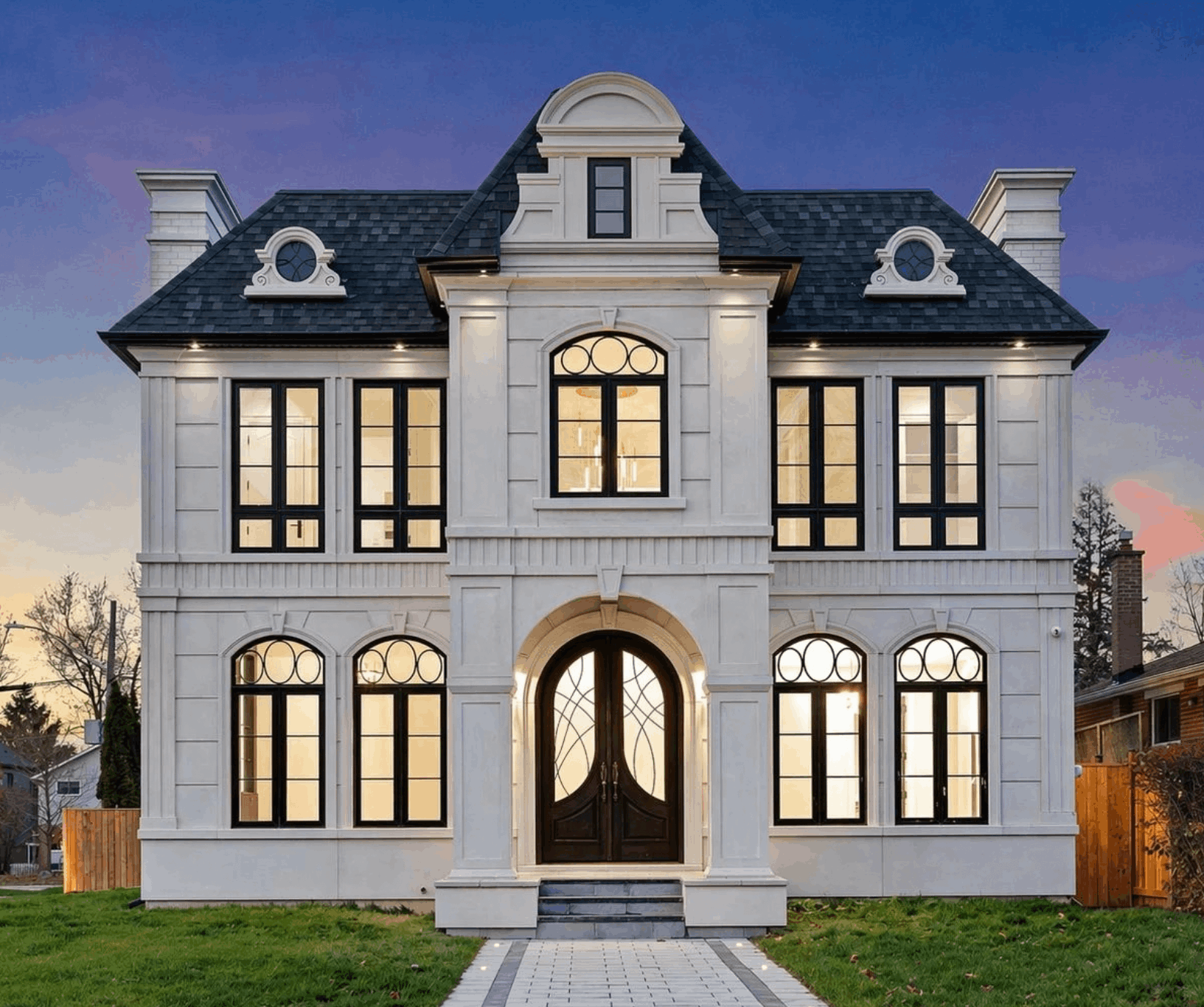 Luxury home exterior representing Aurora Highlands real estate in Aurora Ontario