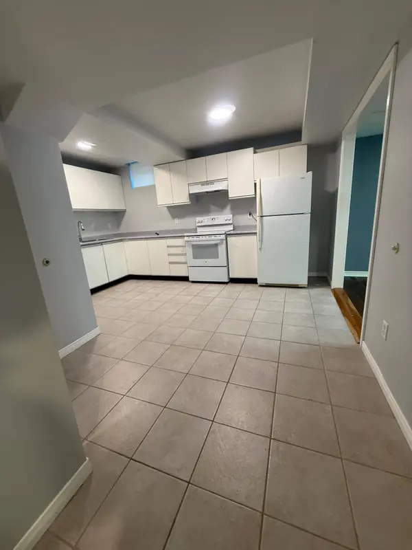 52 Compton CRES, Bradford West Gwillimbury, ON L3Z 2X6