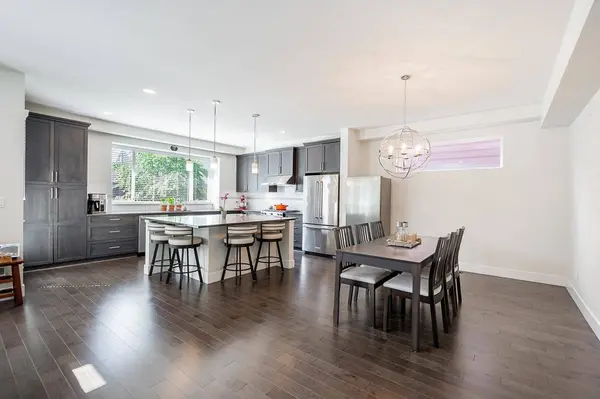 16716 18 AVE, Surrey, BC V3Z 0T3