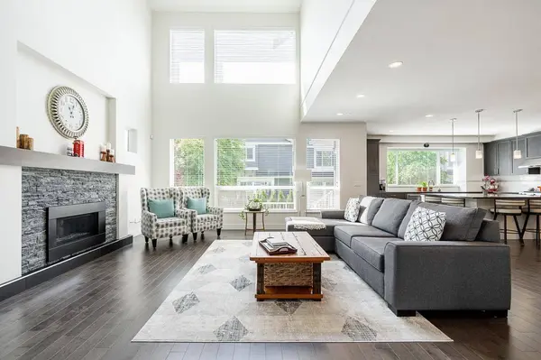 16716 18 AVE, Surrey, BC V3Z 0T3