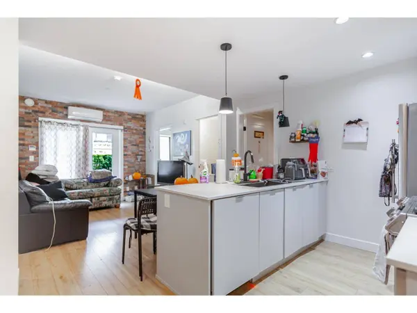 2493 MONTROSE AVE #216-217, Abbotsford, BC V2S3T2
