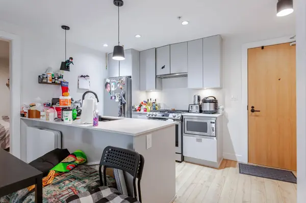 2493 Montrose AVE #216-217, Abbotsford, BC V2S 3T2