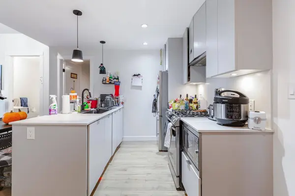 2493 Montrose AVE #216-217, Abbotsford, BC V2S 3T2