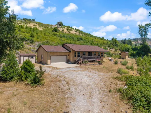 8009 Spring Valley RD, Pollock Pines, CA 95726