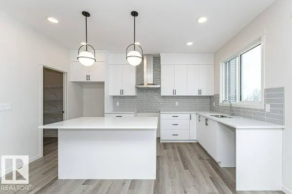6298 180 AV NW, Edmonton, AB T5Y 4L8