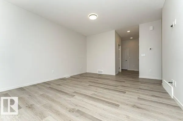 6298 180 AV NW, Edmonton, AB T5Y 4L8