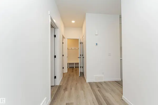 2355 EGRET WY NW, Edmonton, AB T6M 3G8
