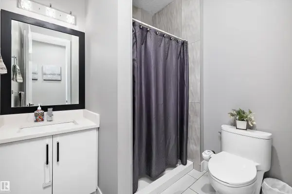 714 EBBERS PL NW, Edmonton, AB T5Y 3V3
