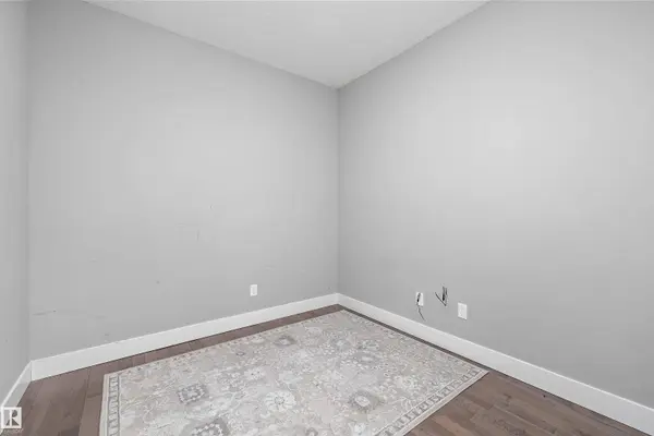 714 EBBERS PL NW, Edmonton, AB T5Y 3V3