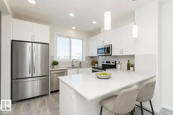 3896 Wren CR NW, Edmonton, AB T5S 0S9