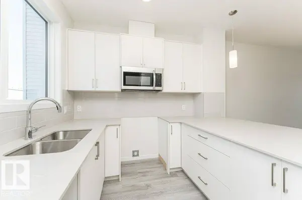 3896 Wren CR NW, Edmonton, AB T5S 0S9