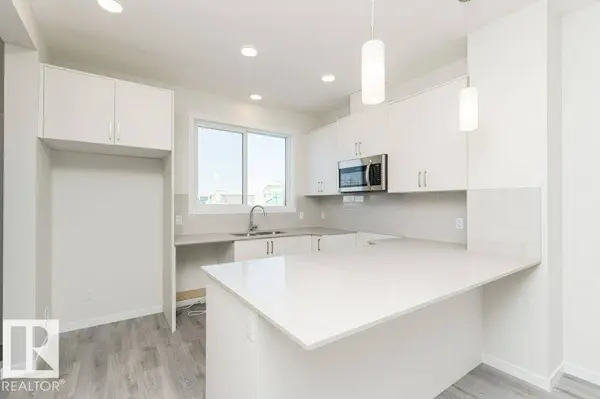 3896 Wren CR NW, Edmonton, AB T5S 0S9