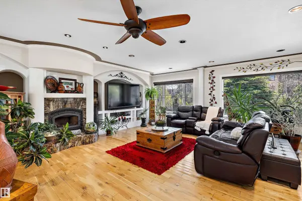 11124 110A AV NW NW, Edmonton, AB T5H 1K1