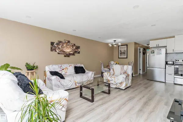 3708 133 AV NW, Edmonton, AB T5A 3E9