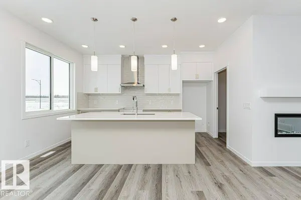 6276 180 AV NW, Edmonton, AB T5Y 4L8