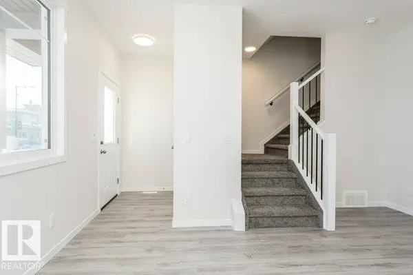 6281 175A AV NW, Edmonton, AB T5Y 4A5