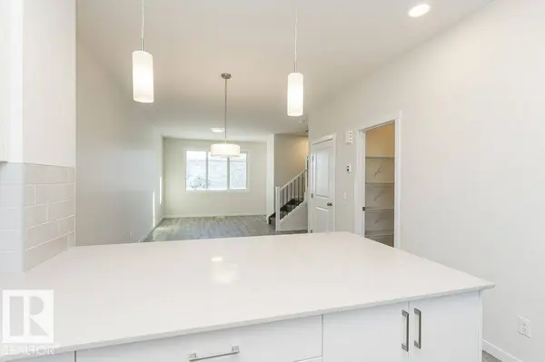 6281 175A AV NW, Edmonton, AB T5Y 4A5