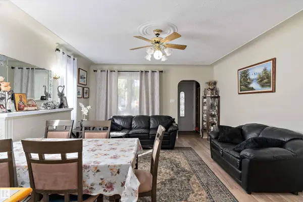 11911 70 ST NW, Edmonton, AB T5B 1V1