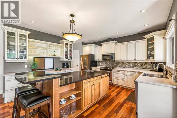 1258 VALLEY VIEW Drive, Sparwood, BC V0B2G2