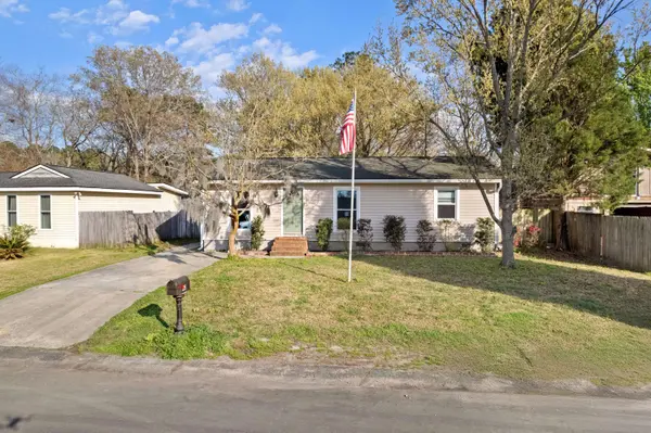 125 Red Cedar Dr, Goose Creek, SC 29445
