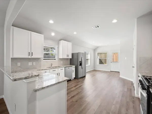 2546 Steelhead DR, Conroe, TX 77384