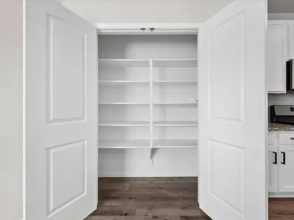 2546 Steelhead DR, Conroe, TX 77384