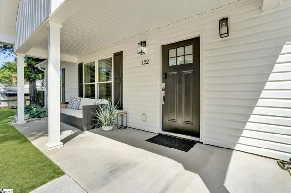 122 W 3rd Avenue, Easley, SC 29640