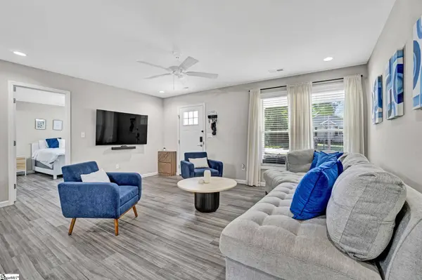 122 W 3rd Avenue, Easley, SC 29640