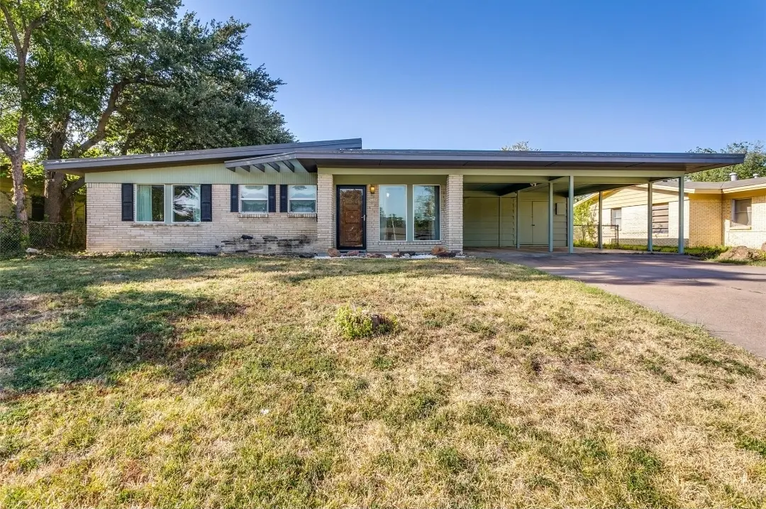 5205 Trail Lake Dr, Fort Worth, TX 76133-1928