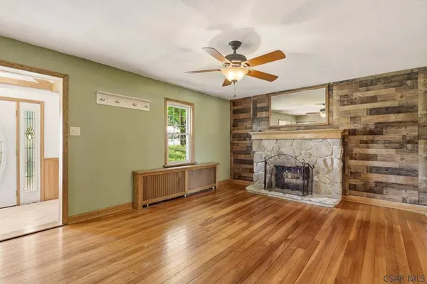 725 Wayne Street, Johnstown, PA 15905