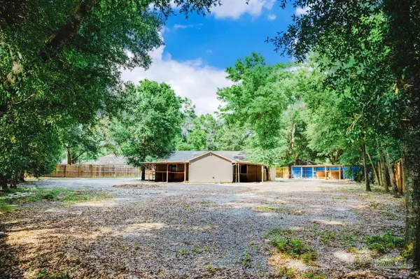 4281 Castille Ave, Pace, FL 32571