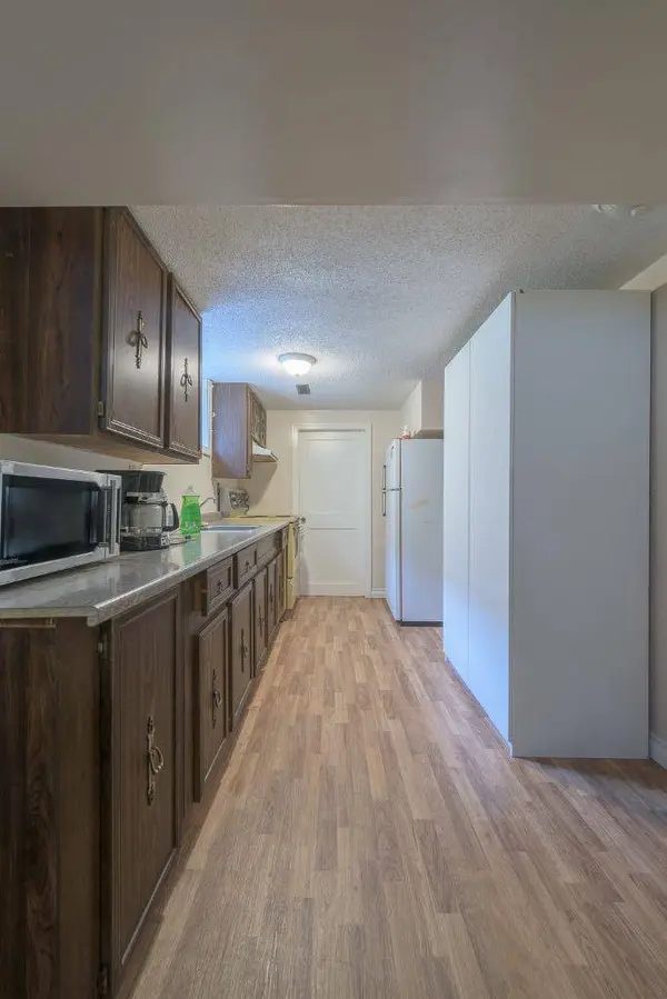 202 15 AVE NE, Calgary, AB T2E 1G9