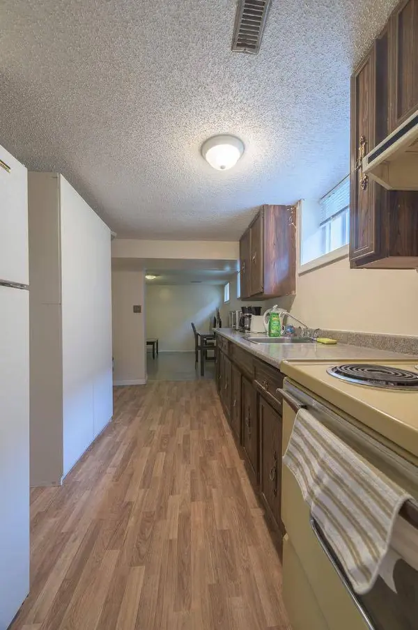 202 15 AVE NE, Calgary, AB T2E 1G9