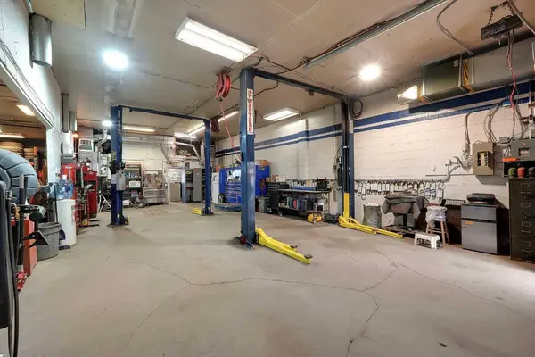 5101 20 AVE SE, Calgary, AB T2B0B1