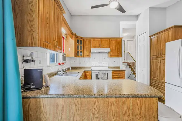 5112 Maryvale DR NE, Calgary, AB T2A 2T4