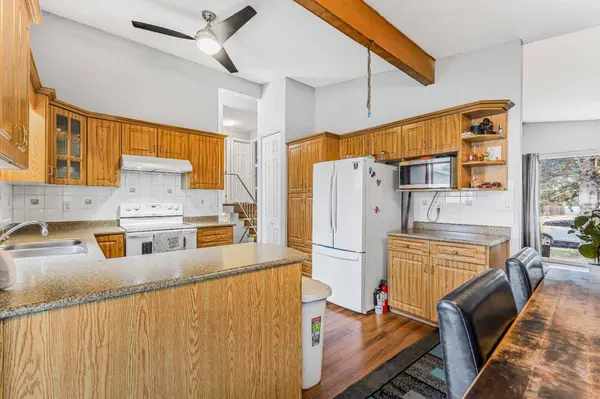 5112 Maryvale DR NE, Calgary, AB T2A 2T4