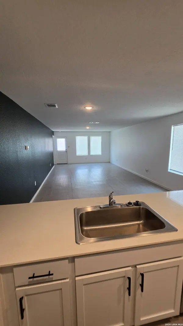 430 Sarah Way, Marion, TX 78124