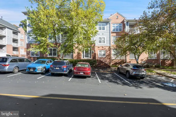 8905 GROFFS MILL DR #8905